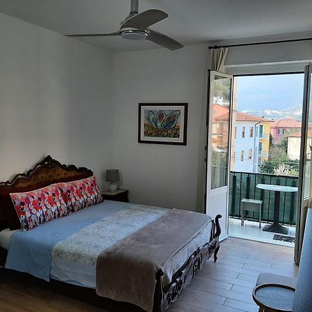 Retro' Beb Bed & Breakfast La Spezia Room photo